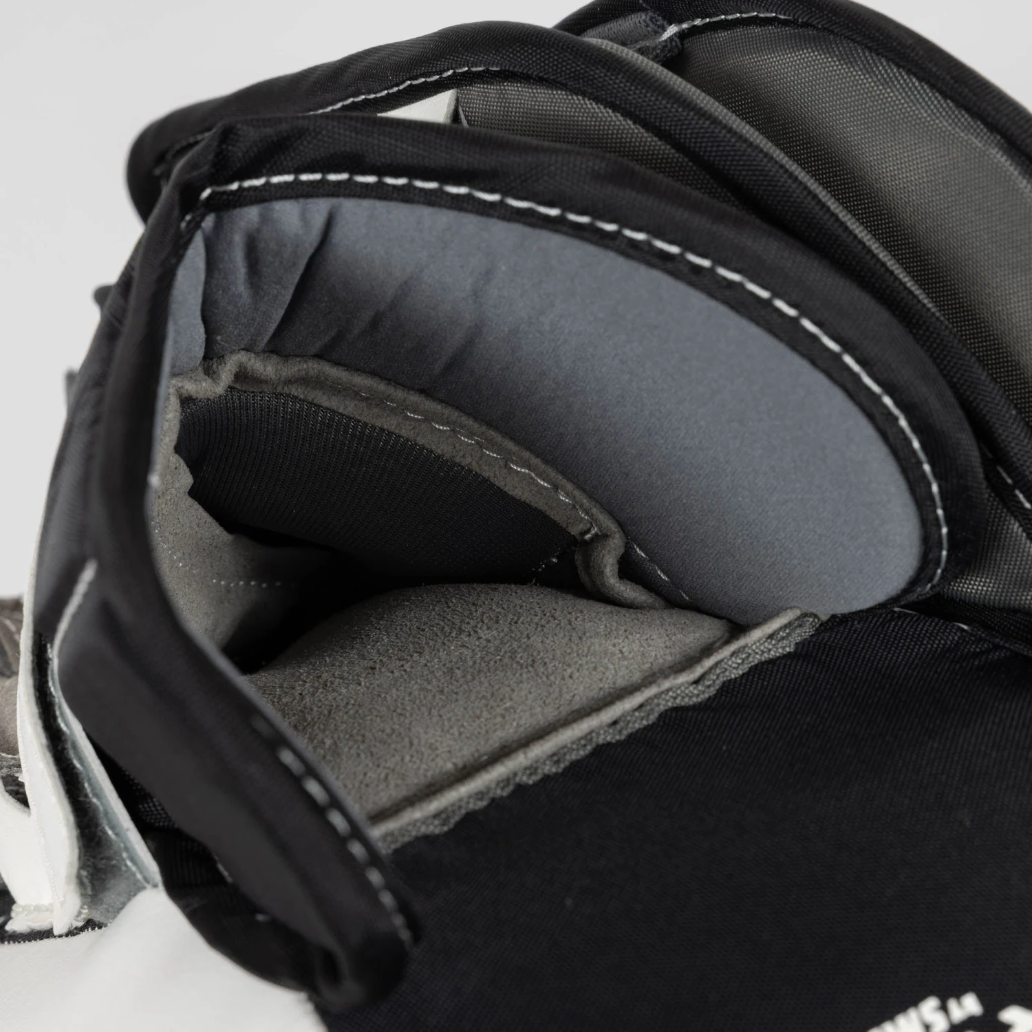 Warrior Ritual G6 E+ Youth Goalie Blocker 11 Warrior Ritual G6 E+ Youth Goalie Blocker - Image 9