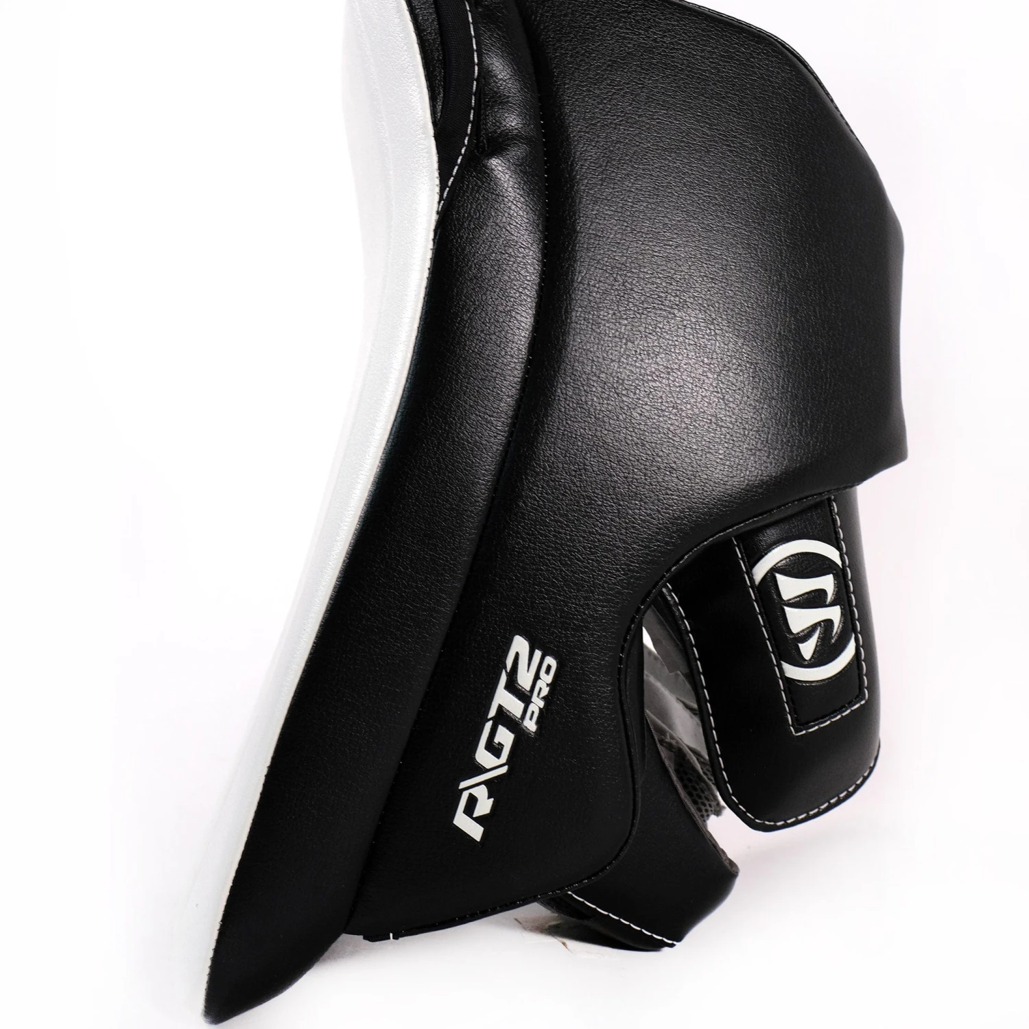 Warrior Ritual GT2 Pro Classic Senior Goalie Blocker 7 Warrior Ritual GT2 Pro Classic Senior Goalie Blocker - Image 5